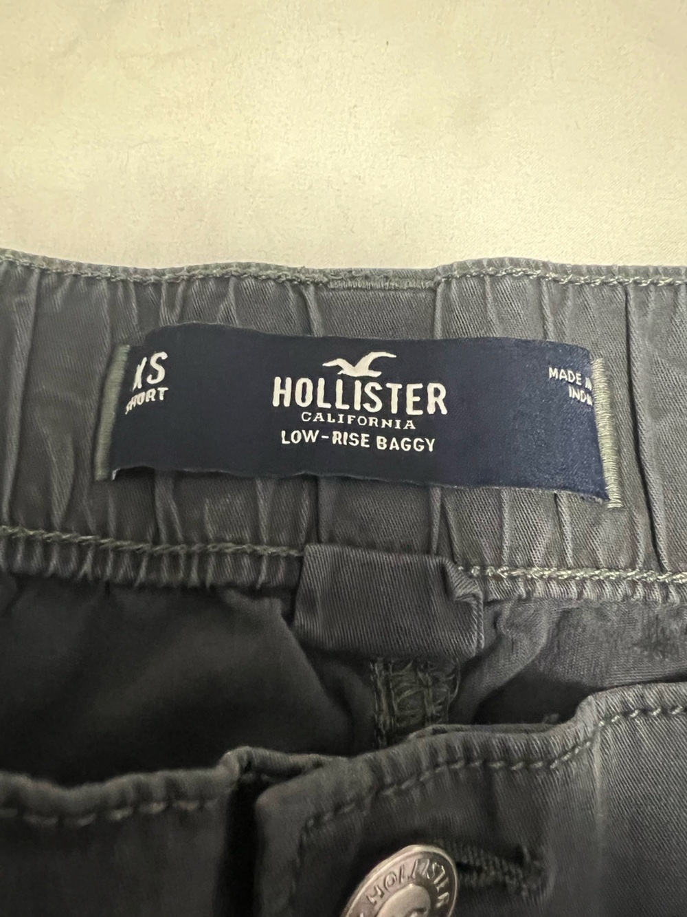 Hollister Low Rise Baggy Black Cargo Pants - Sizs XS Short - Picture 2 of 3